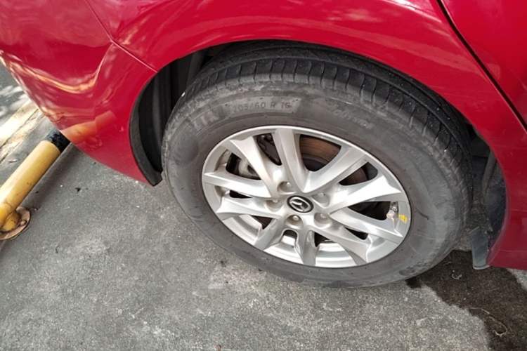 Used Mazda 3 Axela 2017 Sedan 1.5L Automatic Luxury Model Emission Standard China V Right Rear Wheel Hub