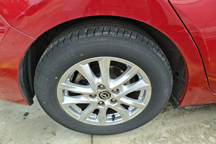 Used Mazda 3 Axela 2017 Sedan 1.5L Automatic Luxury Model Emission Standard China V Right Rear Wheel Hub