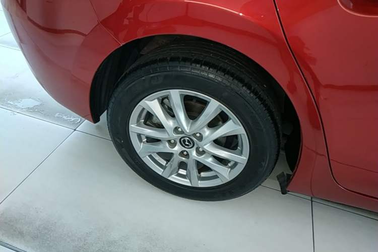 Used Mazda 3 Axela 2017 Sedan 1.5L Automatic Luxury Model Emission Standard China V Right Rear Wheel Hub