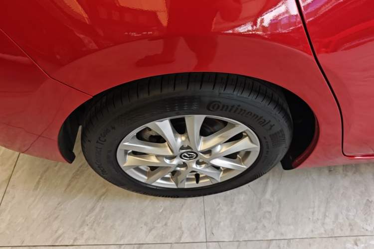 Used Mazda 3 Axela 2017 Sedan 1.5L Automatic Comfort Model China VI Standard Right Rear Wheel Hub