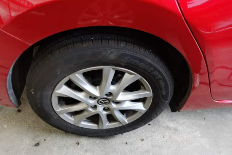 Used Mazda 3 Axela 2017 Sedan 1.5L Automatic Luxury Model Emission Standard China V Right Rear Wheel Hub