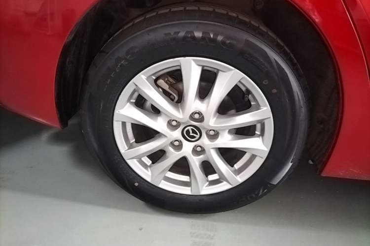 Used Mazda 3 Axela 2017 Sedan 1.5L Automatic Luxury Model Emission Standard China V Right Rear Wheel Hub