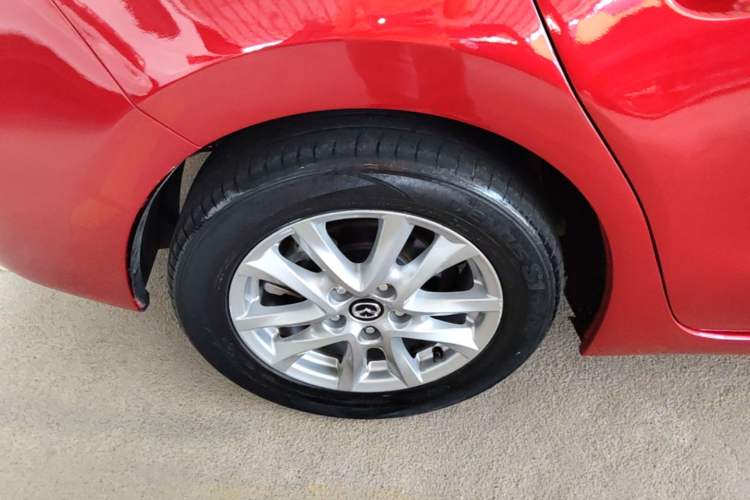 Used Mazda 3 Axela 2017 Sedan 1.5L Automatic Luxury Model Emission Standard China V Right Rear Wheel Hub