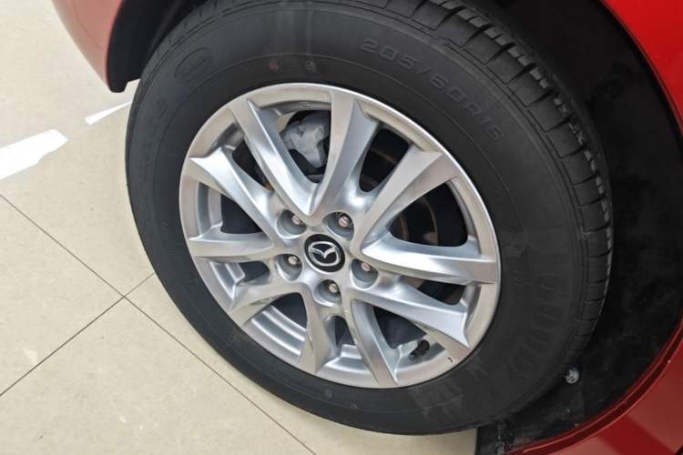 Used Mazda 3 Axela 2017 Hatchback 1.5L Automatic Comfort Model Emission Standard China V Right Rear Wheel Hub