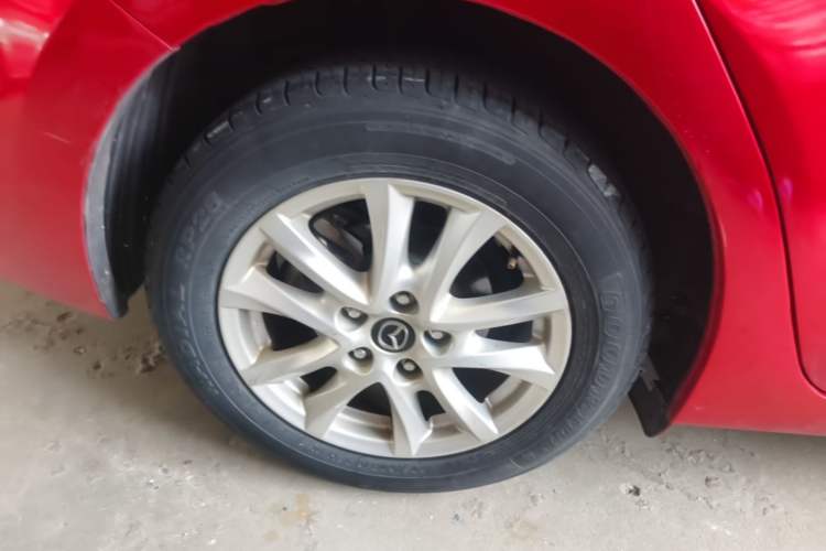 Used Mazda 3 Axela 2017 Sedan 1.5L Automatic Luxury Model Emission Standard China V Right Rear Wheel Hub