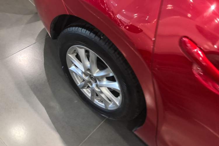 Used Mazda 3 Axela 2017 Sedan 1.5L Automatic Luxury Model Emission Standard China V Right Rear Wheel Hub