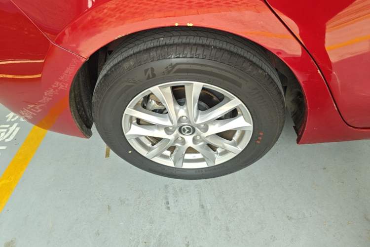 Used Mazda 3 Axela 2017 Sedan 1.5L Automatic Luxury Model Emission Standard China V Right Rear Wheel Hub