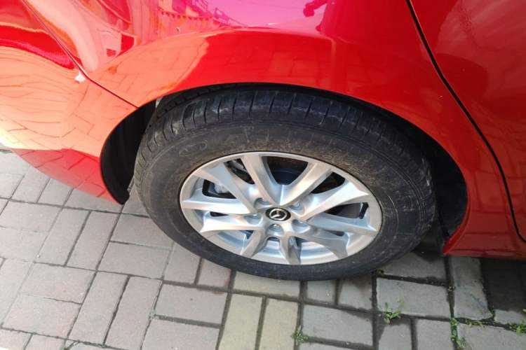 Used Mazda 3 Axela 2017 Sedan 1.5L Automatic Luxury Model China VI Standard Right Rear Wheel Hub