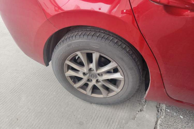 Used Mazda 3 Axela 2017 Sedan 1.5L Automatic Luxury Model Emission Standard China V Right Rear Wheel Hub
