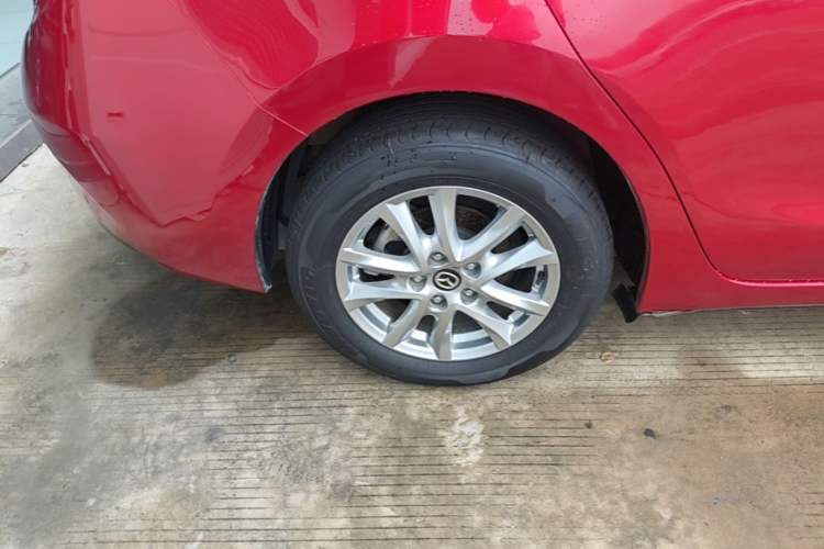 Used Mazda 3 Axela 2017 Sedan 1.5L Automatic Luxury Model Emission Standard China V Right Rear Wheel Hub