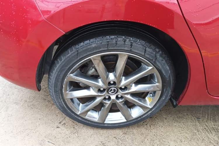 Used Mazda 3 Axela 2017 Hatchback 2.0L Automatic Luxury Model Emission Standard China V Right Rear Wheel Hub