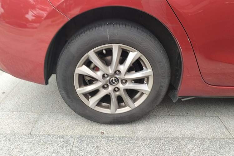 Used Mazda 3 Axela 2017 Sedan 1.5L Automatic Luxury Model Emission Standard China V Right Rear Wheel Hub