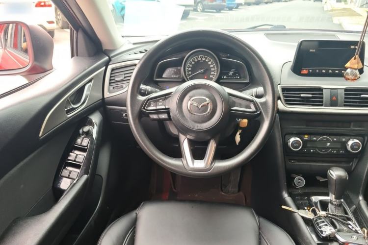 Used Mazda 3 Axela 2017 Sedan 1.5L Automatic Luxury Model Emission Standard China V Steering Wheel