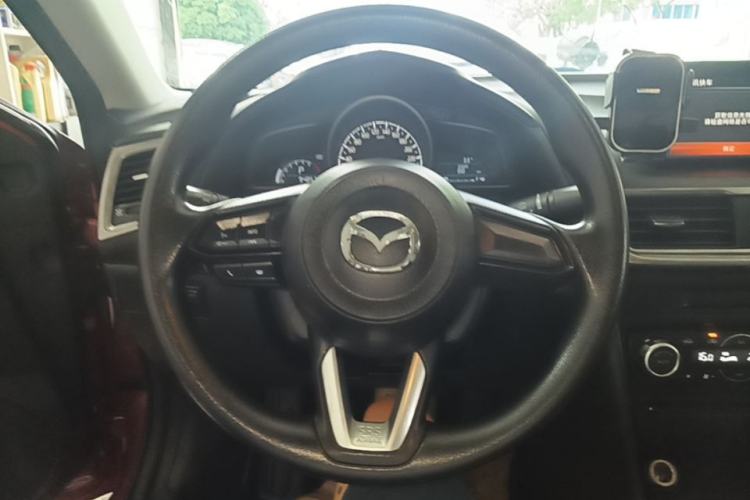 Used Mazda 3 Axela 2017 Sedan 1.5L Automatic Luxury Model Emission Standard China V Steering Wheel