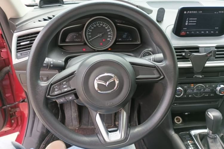 Used Mazda 3 Axela 2017 Sedan 1.5L Automatic Luxury Model Emission Standard China V Steering Wheel