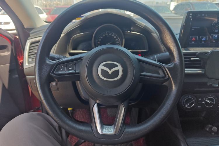 Used Mazda 3 Axela 2017 Sedan 1.5L Automatic Comfort Model Emission Standard China V Steering Wheel