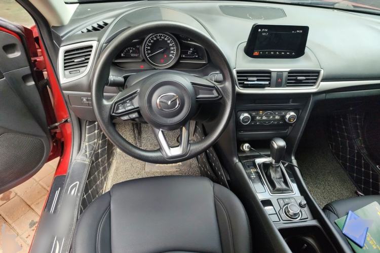 Used Mazda 3 Axela 2017 Sedan 1.5L Automatic Luxury Model Emission Standard China V Steering Wheel