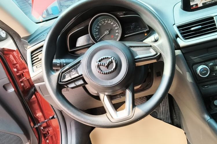 Used Mazda 3 Axela 2017 Sedan 1.5L Automatic Luxury Model Emission Standard China V Steering Wheel
