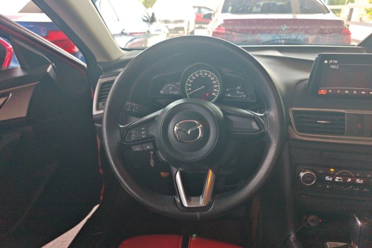 Used Mazda 3 Axela 2017 Sedan 1.5L Automatic Luxury Model Emission Standard China V Steering Wheel