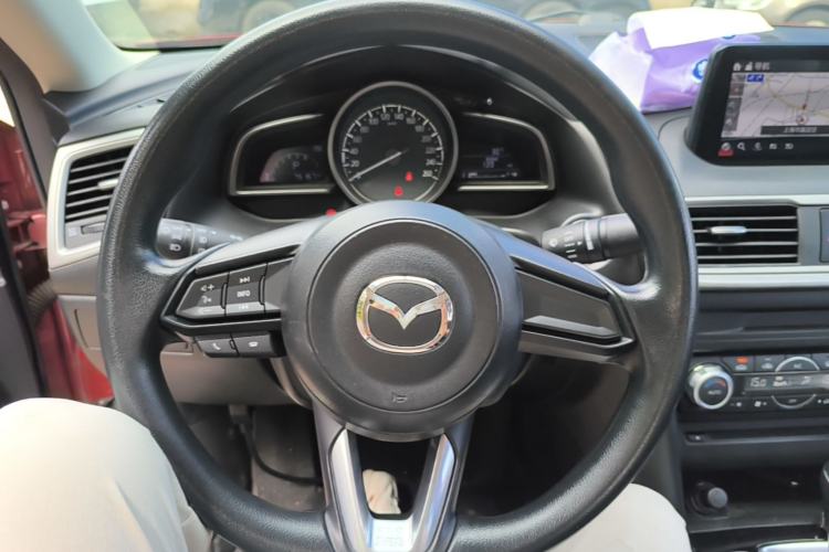 Used Mazda 3 Axela 2017 Sedan 1.5L Automatic Luxury Model Emission Standard China V Steering Wheel