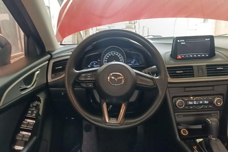 Used Mazda 3 Axela 2017 Sedan 1.5L Automatic Luxury Model Emission Standard China V Steering Wheel