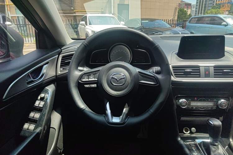 Used Mazda 3 Axela 2017 Sedan 1.5L Automatic Luxury Model Emission Standard China V Steering Wheel