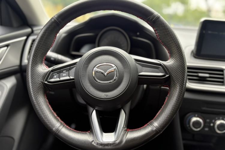 Used Mazda 3 Axela 2017 Sedan 1.5L Automatic Comfort Model Emission Standard China V Steering Wheel