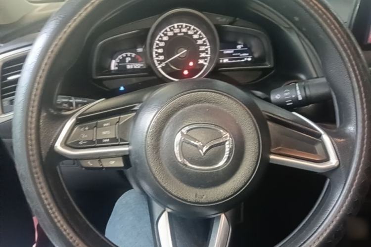 Used Mazda 3 Axela 2017 Sedan 1.5L Automatic Luxury Model Emission Standard China V Steering Wheel