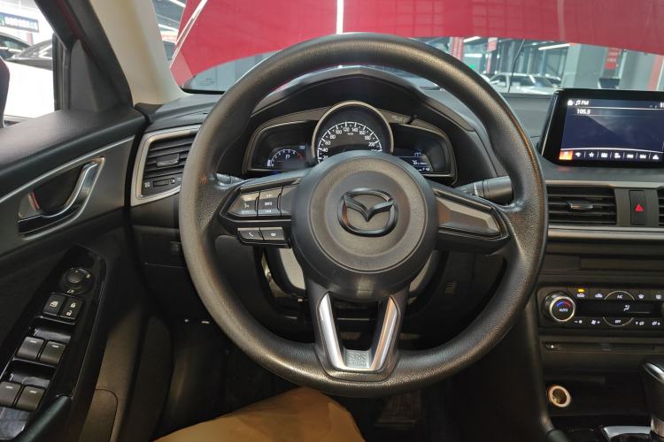 Used Mazda 3 Axela 2017 Sedan 1.5L Automatic Luxury Model Emission Standard China V Steering Wheel