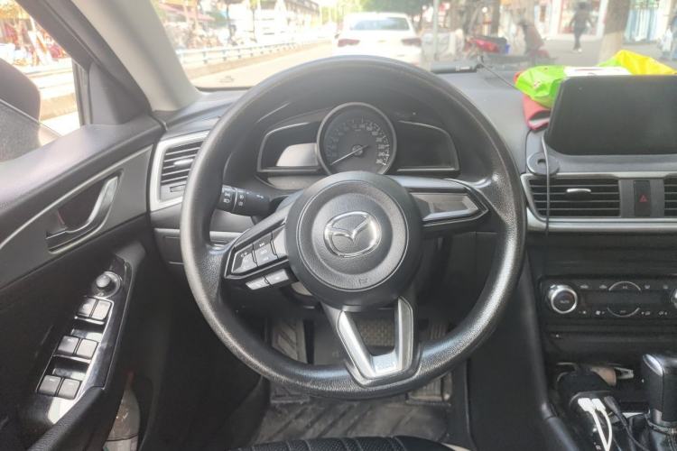 Used Mazda 3 Axela 2017 Sedan 1.5L Automatic Luxury Model Emission Standard China V Steering Wheel