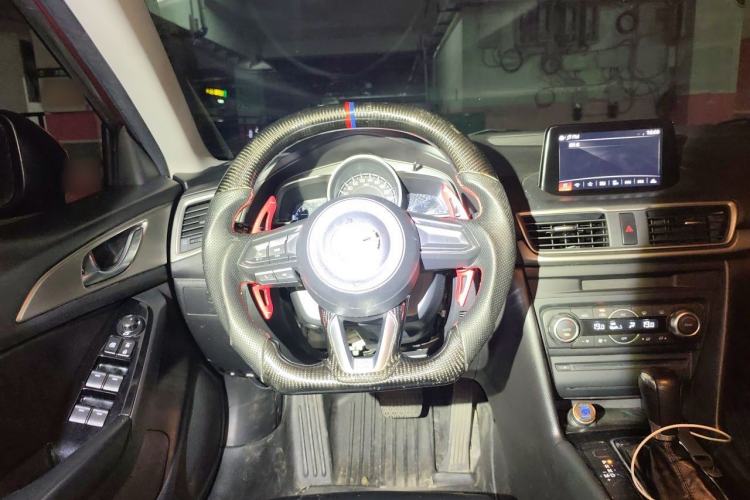 Used Mazda 3 Axela 2017 Sedan 1.5L Automatic Luxury Model Emission Standard China V Steering Wheel