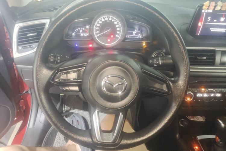 Used Mazda 3 Axela 2017 Sedan 1.5L Automatic Luxury Model Emission Standard China V Steering Wheel