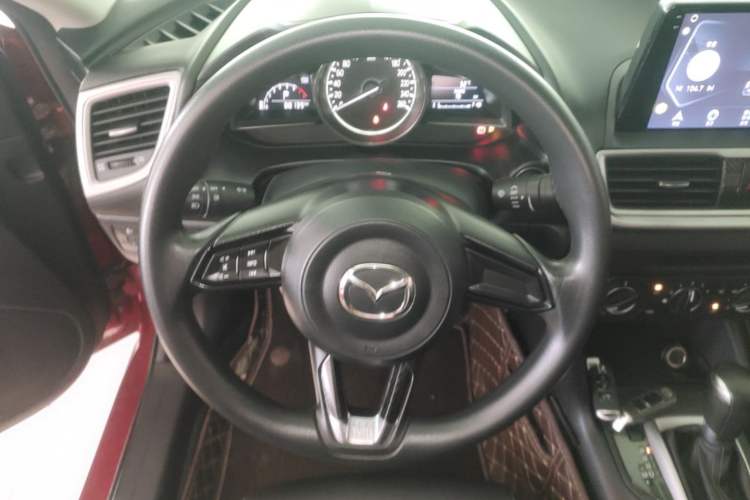 Used Mazda 3 Axela 2017 Sedan 1.5L Automatic Comfort Model Emission Standard China V Steering Wheel