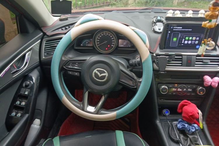 Used Mazda 3 Axela 2017 Sedan 1.5L Automatic Luxury Model Emission Standard China V Steering Wheel