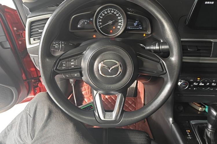 Used Mazda 3 Axela 2017 Sedan 1.5L Automatic Luxury Model Emission Standard China V Steering Wheel