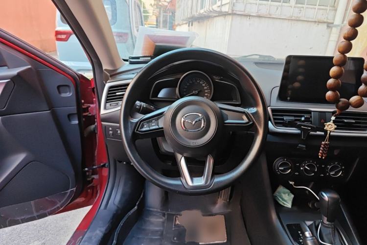 Used Mazda 3 Axela 2017 Sedan 1.5L Automatic Comfort Model Emission Standard China V Steering Wheel