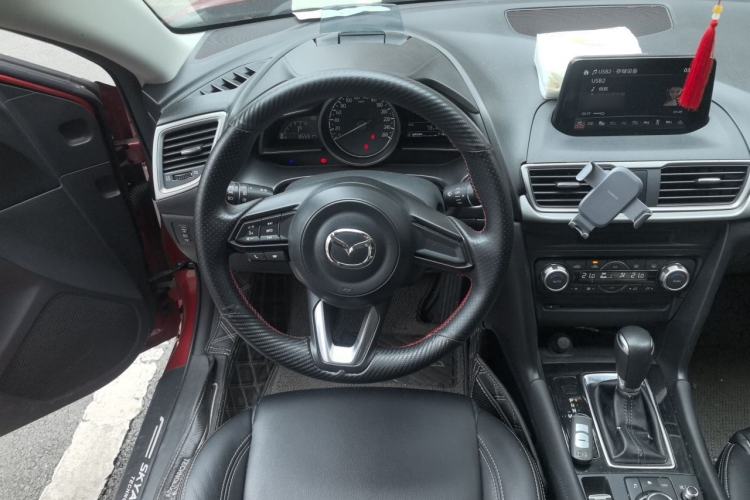 Used Mazda 3 Axela 2017 Sedan 1.5L Automatic Luxury Model Emission Standard China V Steering Wheel