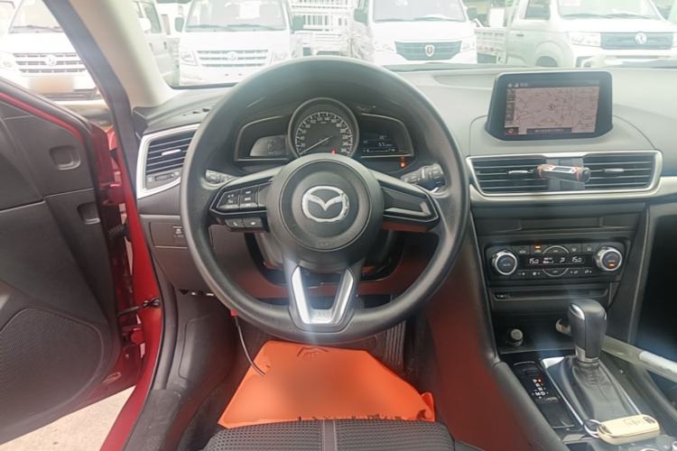Used Mazda 3 Axela 2017 Hatchback 1.5L Automatic Luxury Model Emission Standard China V Steering Wheel