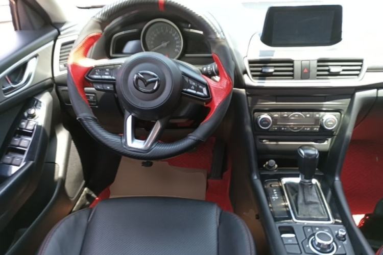 Used Mazda 3 Axela 2017 Sedan 1.5L Automatic Luxury Model Emission Standard China V Steering Wheel