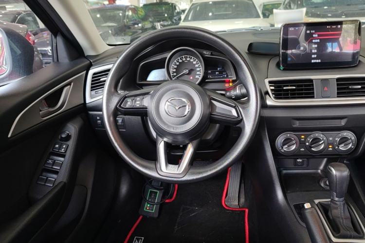 Used Mazda 3 Axela 2017 Sedan 1.5L Automatic Comfort Model Emission Standard China V Steering Wheel