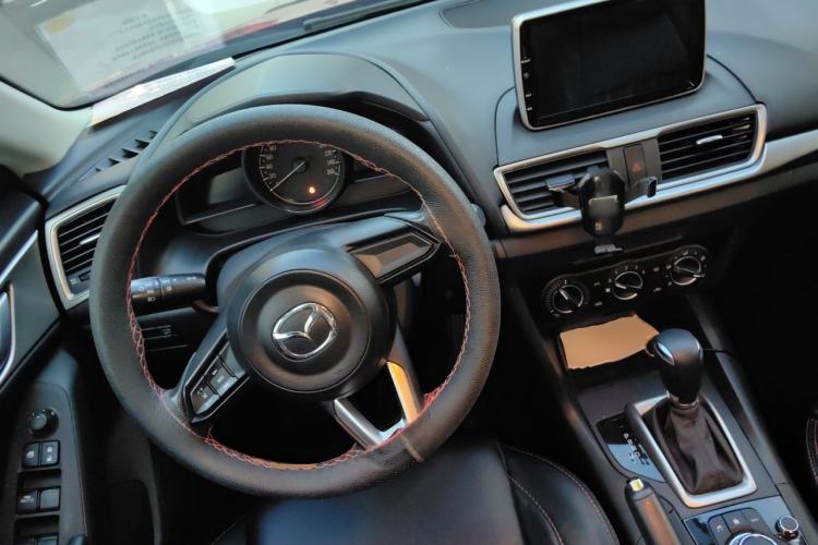 Used Mazda 3 Axela 2017 Sedan 1.5L Automatic Comfort Model Emission Standard China V Steering Wheel