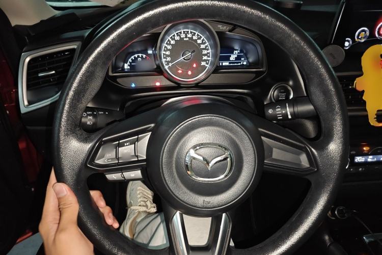 Used Mazda 3 Axela 2017 Sedan 1.5L Automatic Luxury Model Emission Standard China V Steering Wheel