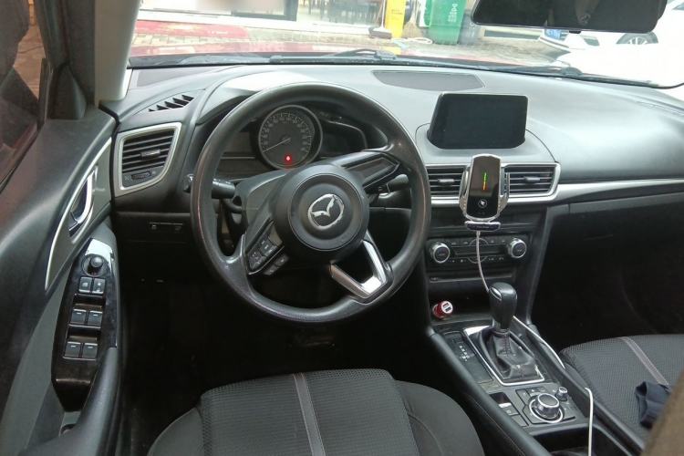 Used Mazda 3 Axela 2017 Sedan 1.5L Automatic Luxury Model Emission Standard China V Steering Wheel
