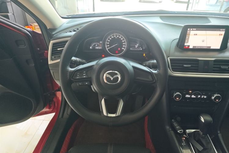 Used Mazda 3 Axela 2017 Sedan 1.5L Automatic Luxury Model Emission Standard China V Steering Wheel