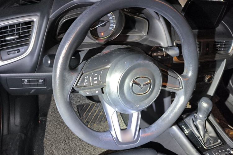 Used Mazda 3 Axela 2017 Sedan 1.5L Automatic Luxury Model Emission Standard China V Steering Wheel