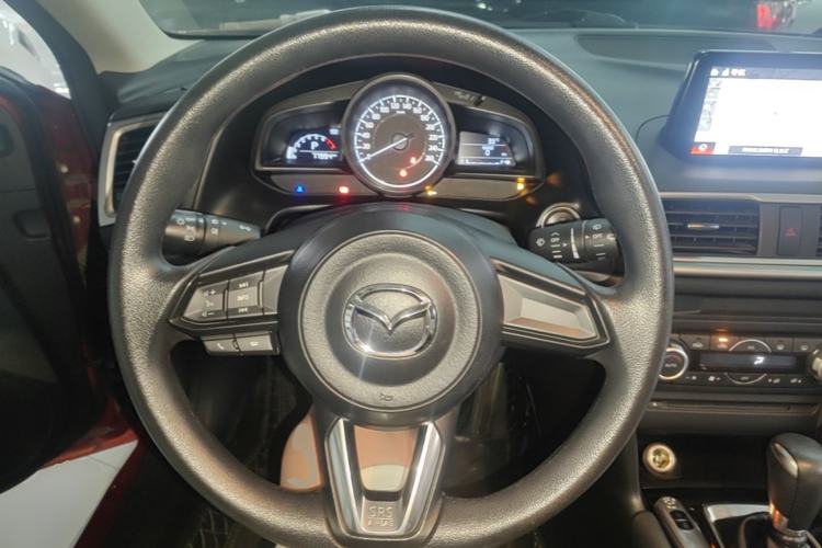 Used Mazda 3 Axela 2017 Hatchback 1.5L Automatic Luxury Model Emission Standard China V Steering Wheel