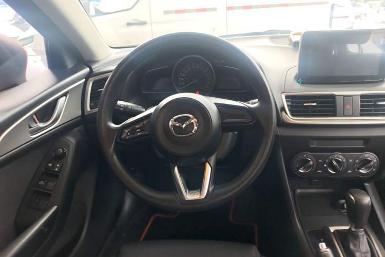 Used Mazda 3 Axela 2017 Sedan 1.5L Automatic Comfort Model Emission Standard China V Steering Wheel