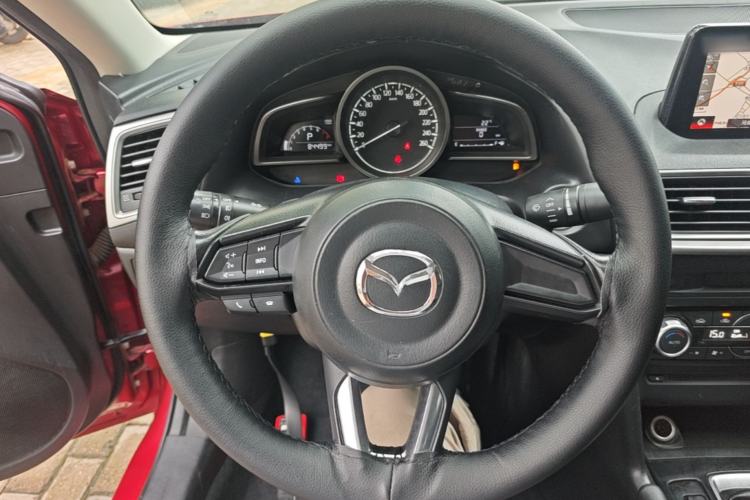 Used Mazda 3 Axela 2017 Sedan 1.5L Automatic Luxury Model Emission Standard China V Steering Wheel