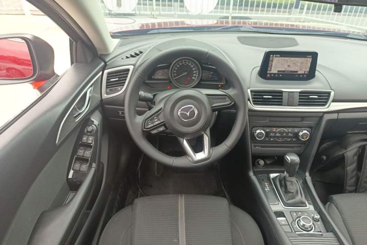 Used Mazda 3 Axela 2017 Sedan 1.5L Automatic Luxury Model Emission Standard China V Steering Wheel