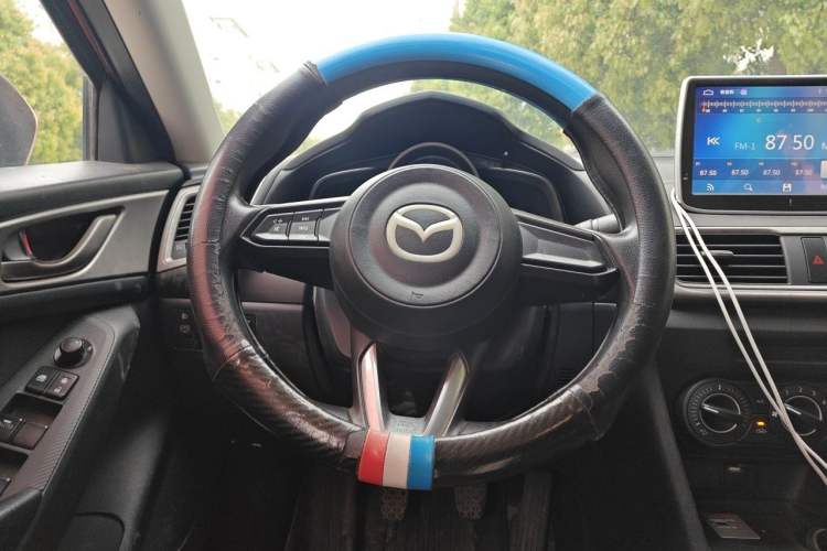 Used Mazda 3 Axela 2017 Sedan 1.5L Manual Comfort Model Emission Standard China V Steering Wheel